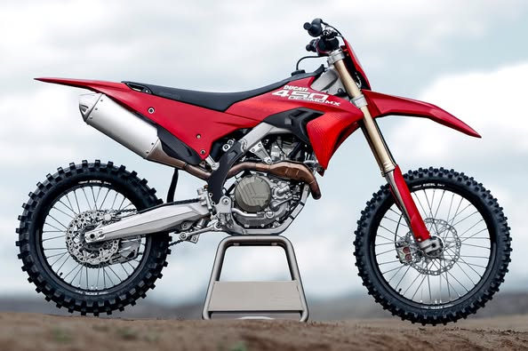 À l'aube d'une nouvelle ère, la première Ducati de motocross : la Ducati Desmo450 MX